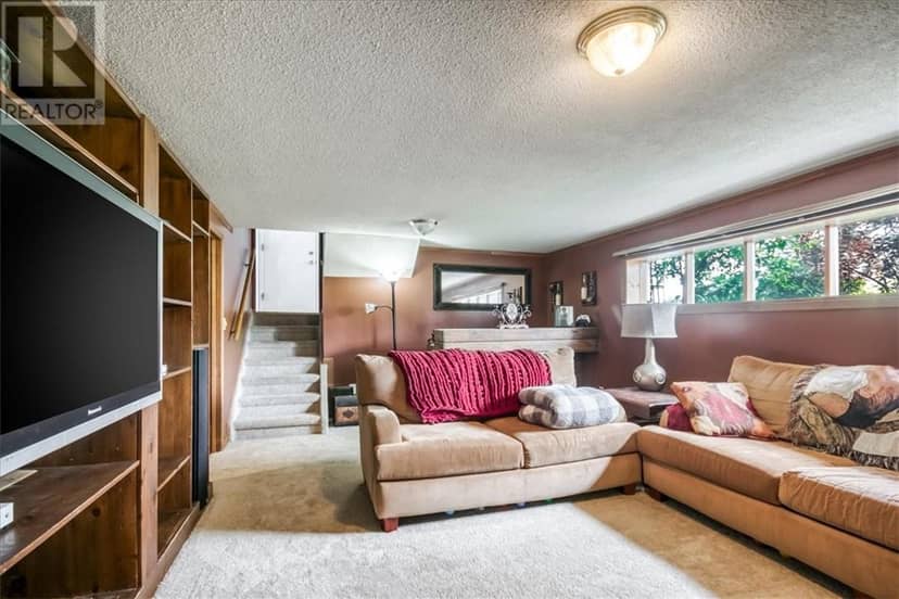 29 Balsam Crescent — photo 27 of 40