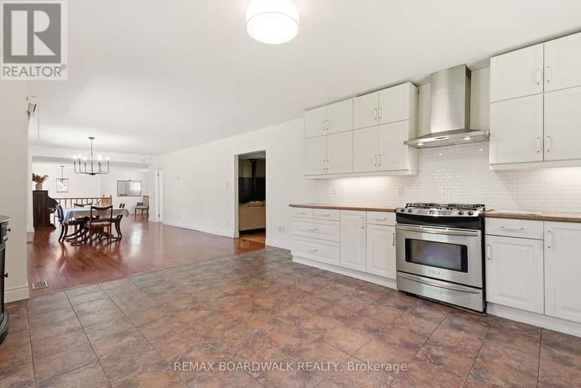 1110 Dunning Road — photo 11 of 40
