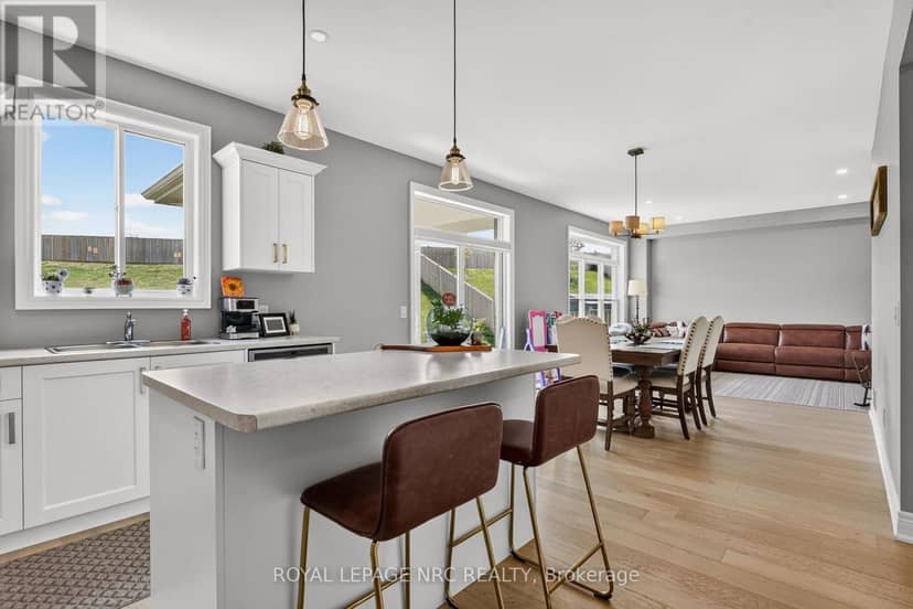 4162 Village Creek Drive — photo 17 of 40