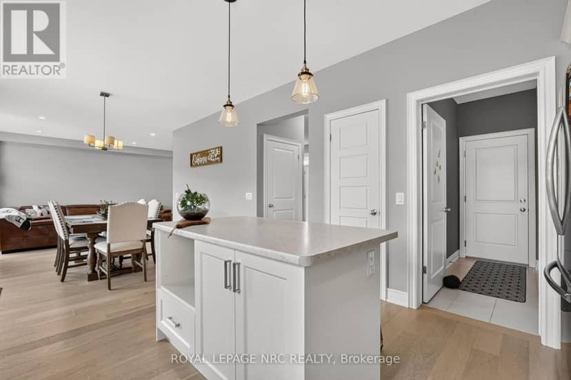 4162 Village Creek Drive — photo 18 of 40