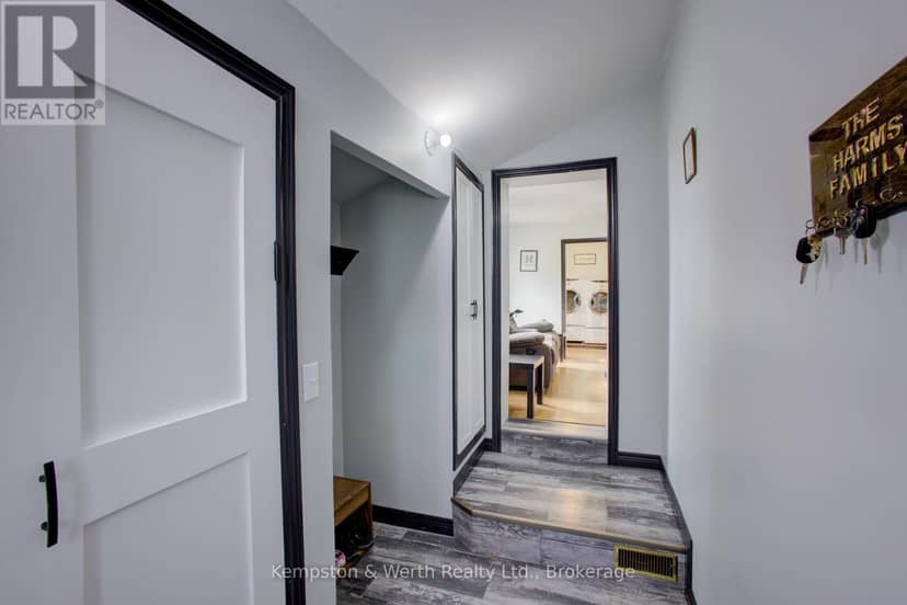 30 Campbell St Street — photo 9 of 38