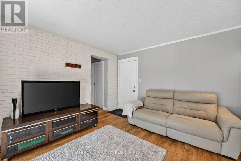 281 Victoria Street E — photo 12 of 40