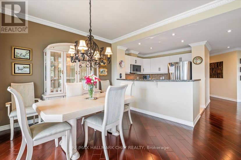 1608 - 6 Toronto Street — photo 17 of 40