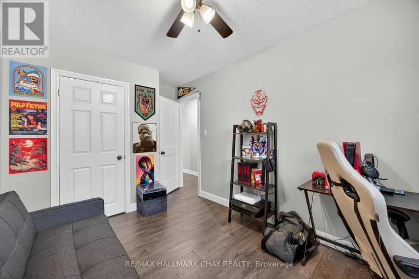 195 Louisa Street — photo 15 of 40