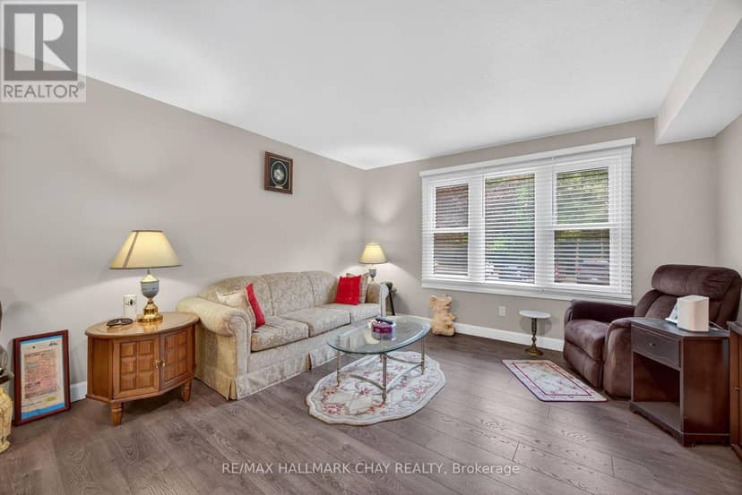 195 Louisa Street — photo 17 of 40