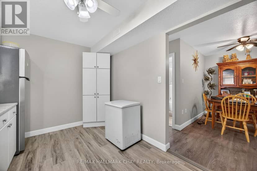 195 Louisa Street — photo 23 of 40