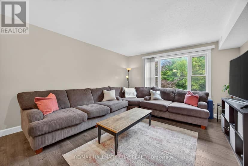 195 Louisa Street — photo 3 of 40