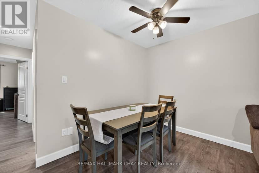 195 Louisa Street — photo 7 of 40