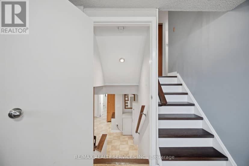 152 Weybridge Trail — photo 34 of 40