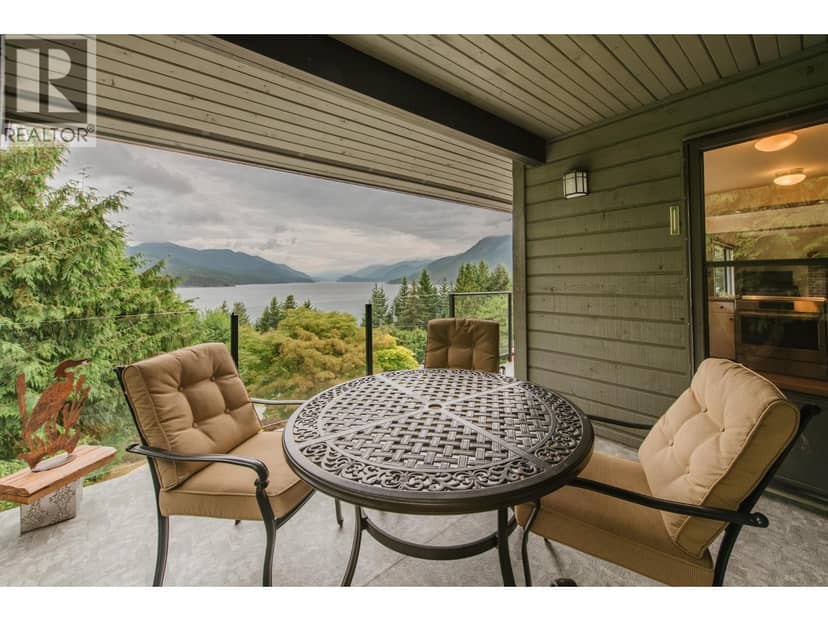 6950 PORPOISE DRIVE, Sechelt