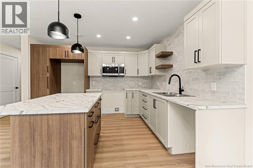 323 Lady Russell Street — photo 4 of 19