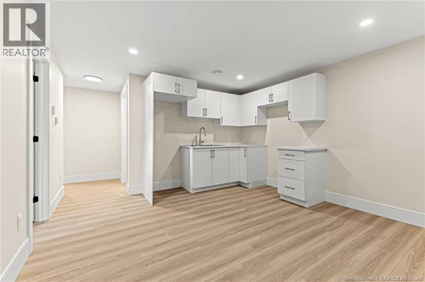 323 Lady Russell Street — photo 16 of 19