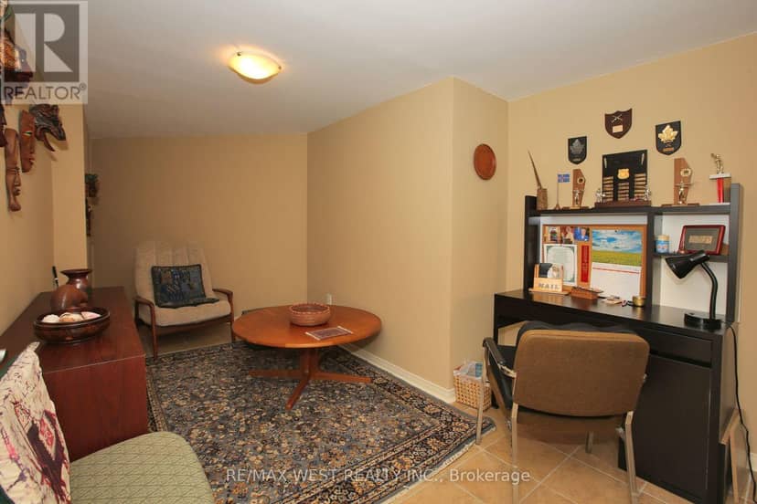 223 - 32 Church Street — photo 13 of 24