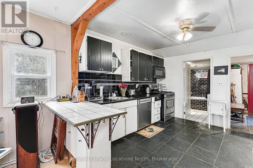 21 Eva Crescent — photo 20 of 39