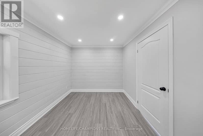 997 Mount Albert Road — photo 19 of 37