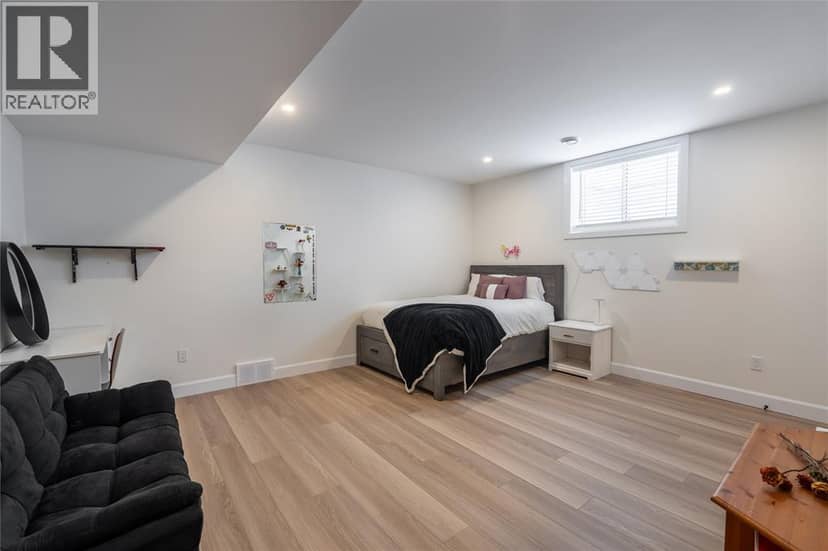 3613 Queen STREET — photo 39 of 40