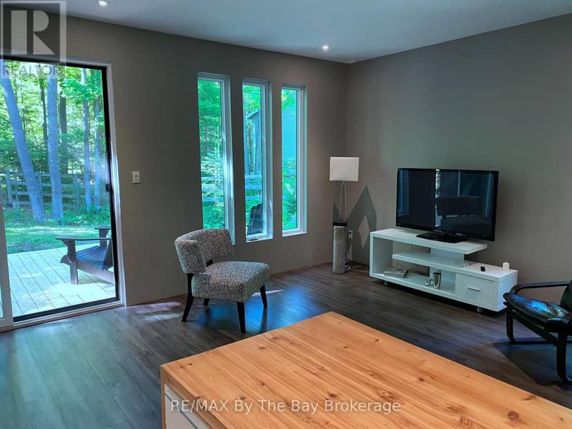 33 St. Laurent Boulevard — photo 5 of 11