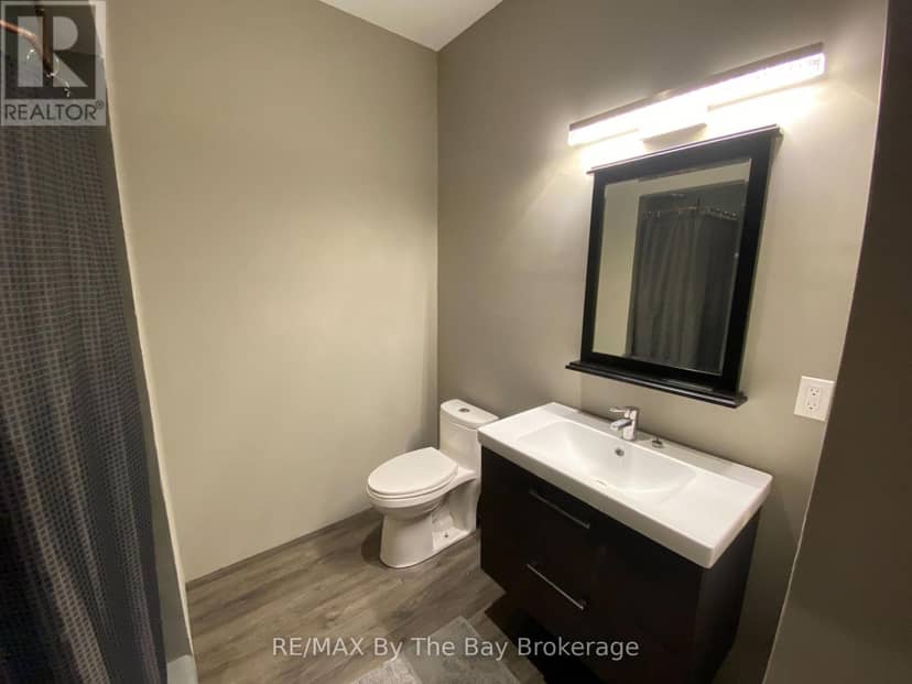 33 St. Laurent Boulevard — photo 6 of 11