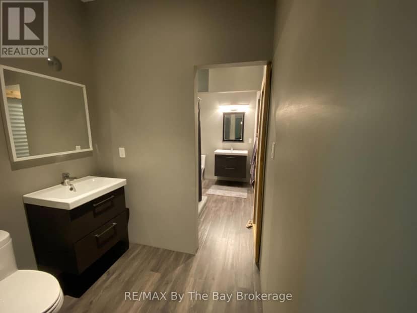 33 St. Laurent Boulevard — photo 7 of 11