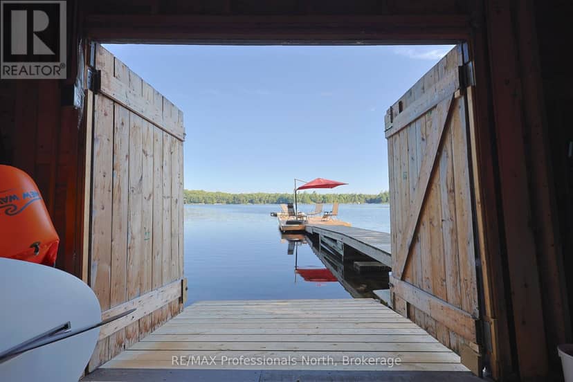 1365 Dickie Lake Road, Lake of Bays, photo 2