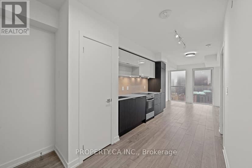 2911 - 159 Wellesley Street E — photo 10 of 32