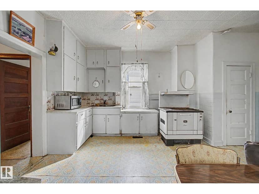 9334 106A AV NW — photo 19 of 40