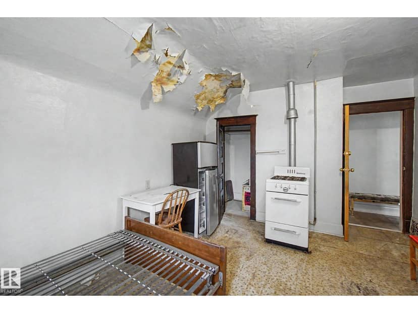 9334 106A AV NW — photo 36 of 40