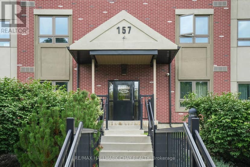 404 - 157 Wellington Street E — photo 4 of 34