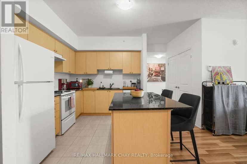 404 - 157 Wellington Street E — photo 7 of 34