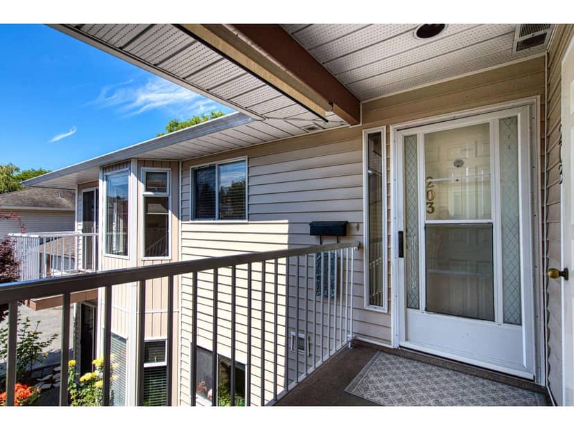 203 6875 121 STREET, Surrey, photo 3