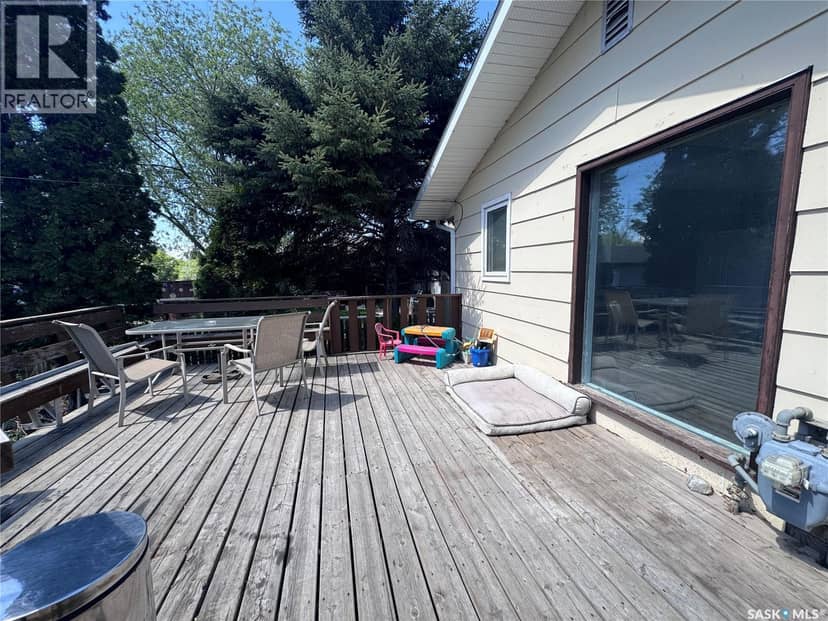408 4th AVENUE E — photo 33 of 40