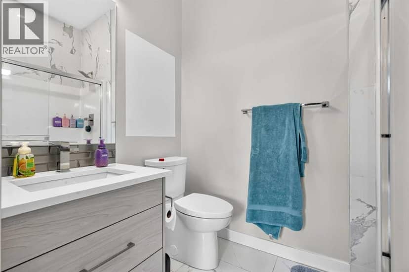 3414 15 Street SW — photo 13 of 33