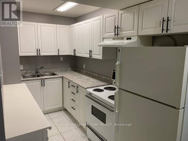 1-4 - 58 Penetang Street — photo 23 of 27