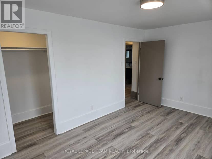 106 Renfrew Street S — photo 17 of 32
