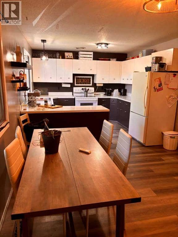 804 7 Street, Fox Creek, photo 3