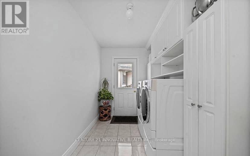 915 Catskill Drive E — photo 11 of 32