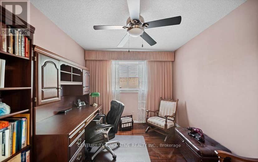915 Catskill Drive E — photo 12 of 32