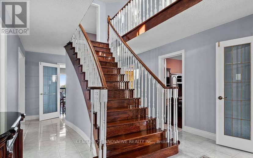 915 Catskill Drive E — photo 9 of 32