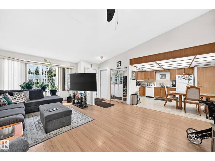 7530 137A AV NW — photo 10 of 33