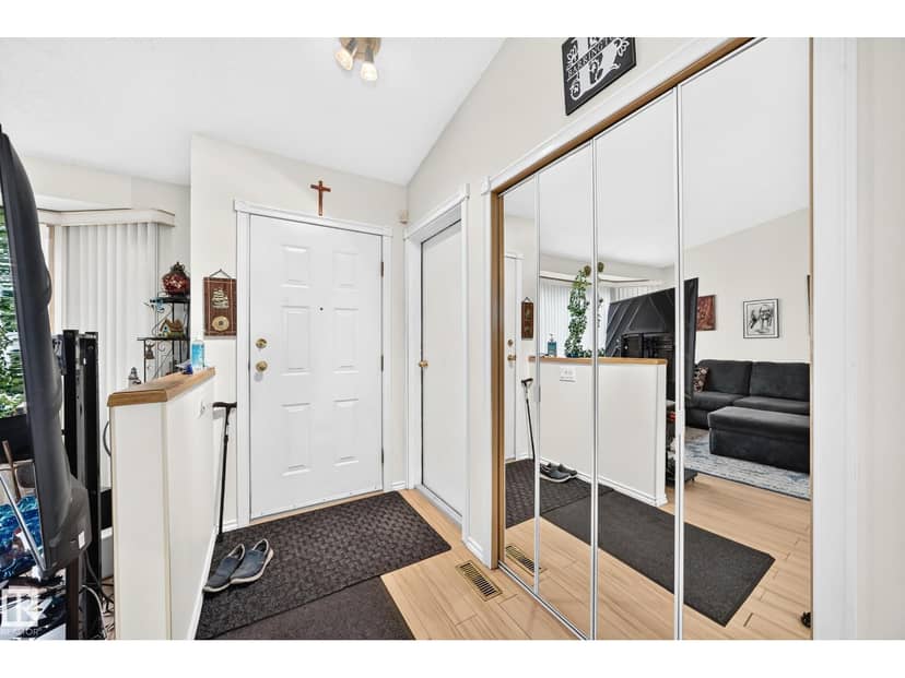 7530 137A AV NW — photo 9 of 33