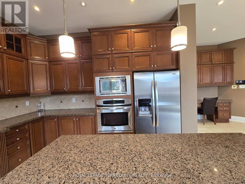 19 Black Diamond Crescent — photo 16 of 40