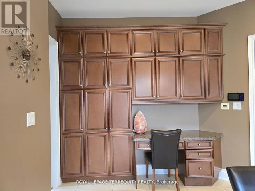 19 Black Diamond Crescent — photo 18 of 40