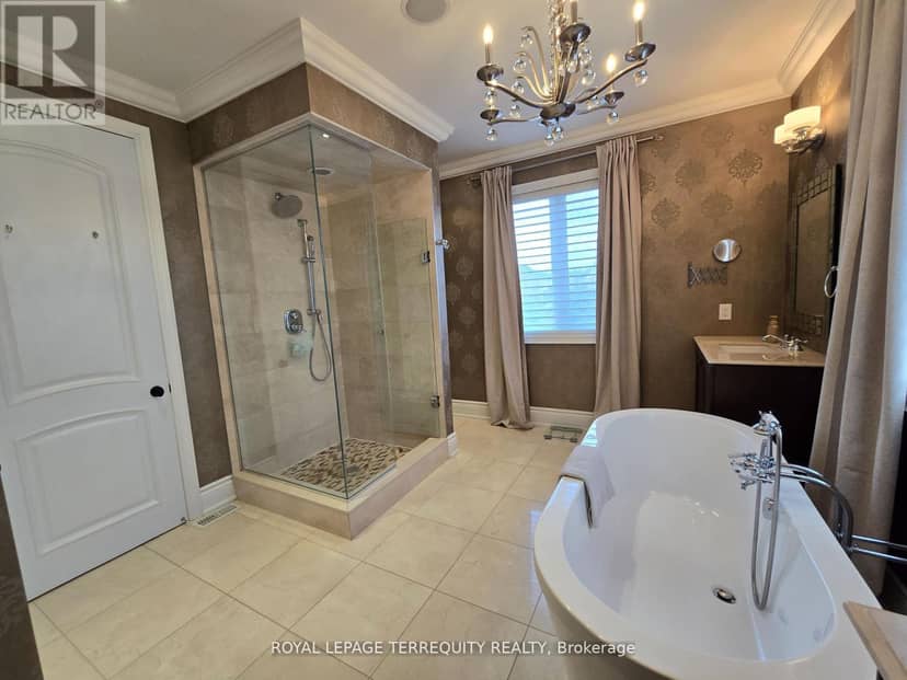 19 Black Diamond Crescent — photo 25 of 40