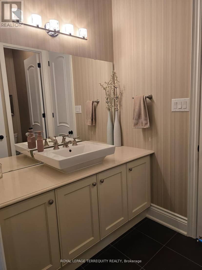 19 Black Diamond Crescent — photo 28 of 40