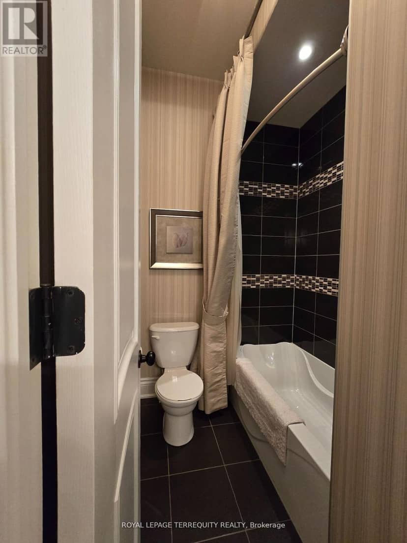 19 Black Diamond Crescent — photo 29 of 40