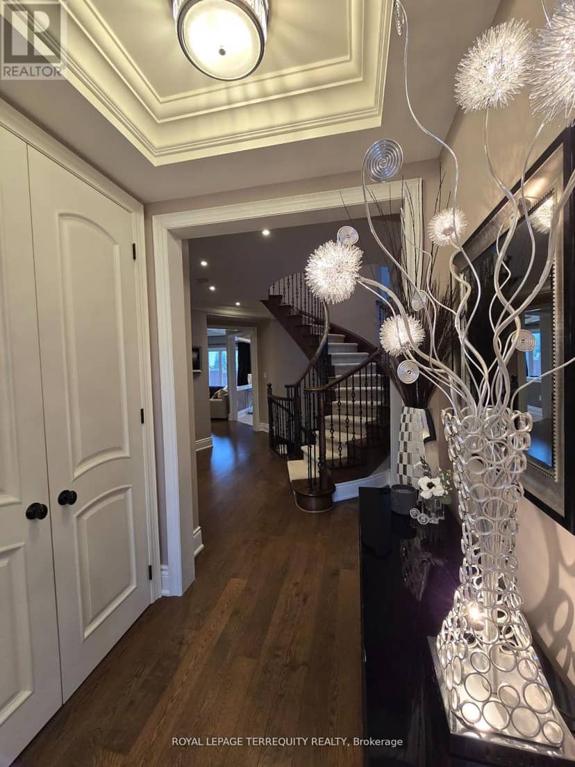 19 Black Diamond Crescent — photo 4 of 40