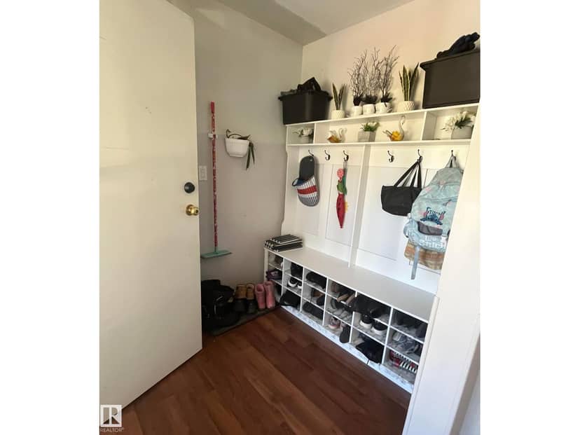 5027 49 Ave — photo 16 of 31