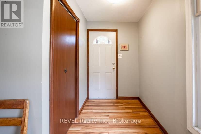 353 Oakwood Avenue — photo 8 of 32
