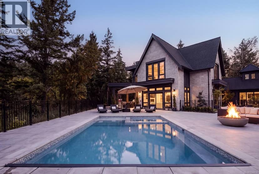 2060 Pinehurst Terr, Langford