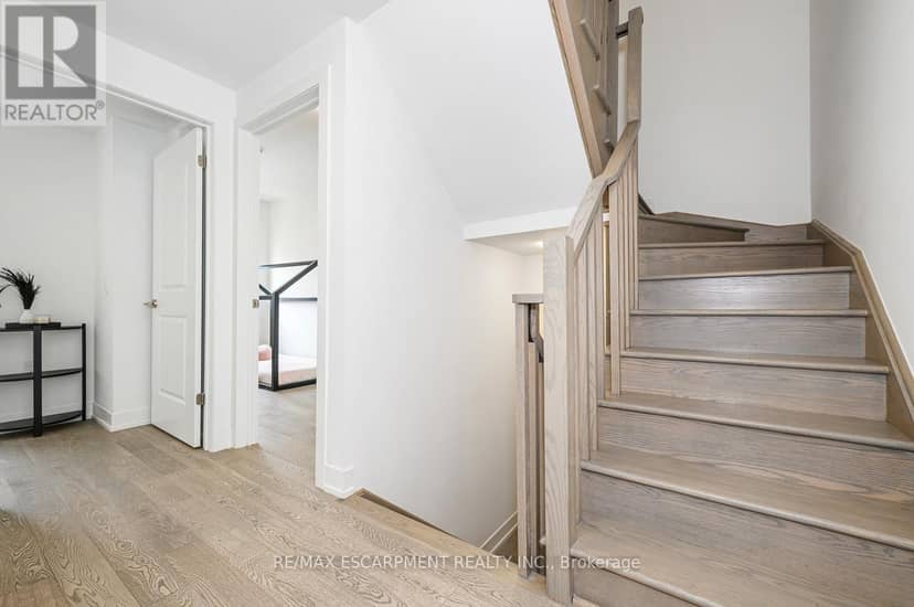 251 - 1075 Douglas McCurdy Common — photo 23 of 37